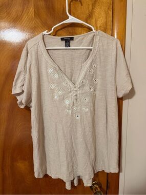 Style & Co. Cream Embellished V-Neck Short Sleeve Top